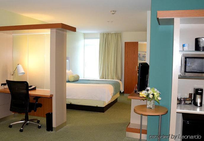 Springhill Suites Hartford Airport/Windsor Locks Exterior photo